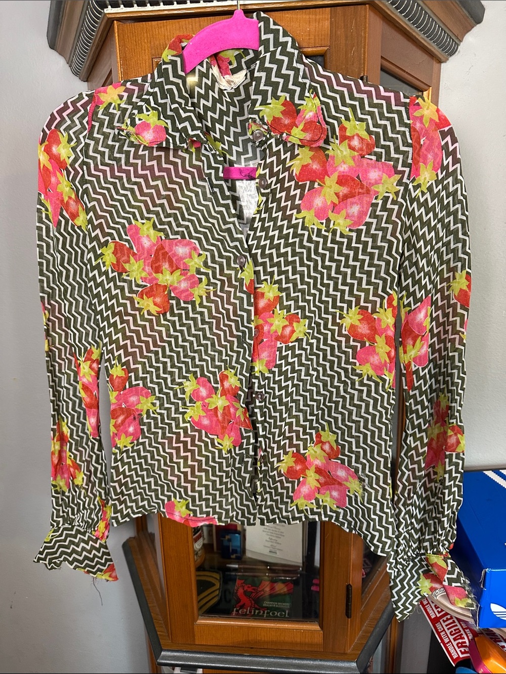 Button-Front Floral Zigzag Blouse in Pink and Green